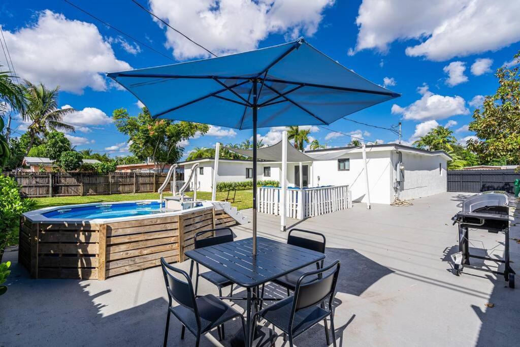 Casa De Miller Villa Tamiami Exterior photo